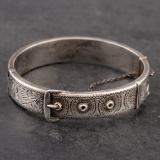 Pre-Owned Silver Patterned Buckle Standard Hinged Bangle 41251245