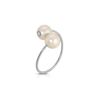 Pearl & Diamond Ring in 9ct White Gold