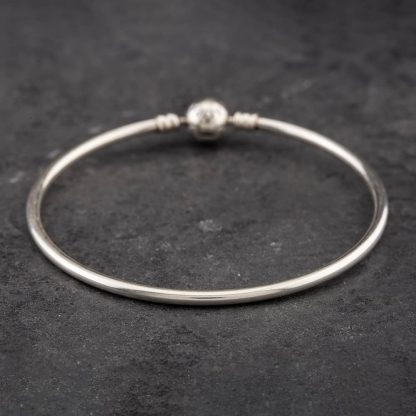 Pre-Owned Pandora Silver Medium Charm Bangle 41221262
